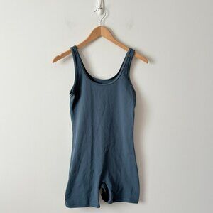 Aritzia TNA TnAction TnaLIFE Shake-It 5" Romper Size Small